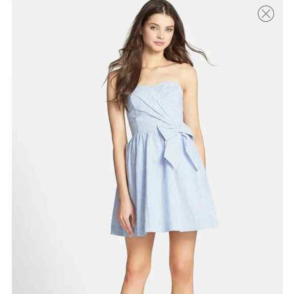lilly pulitzer Dresses & Skirts - Lilly Pulitzer Henrietta Blue White Seersucker Stripe Strapless Bow Dress Size S